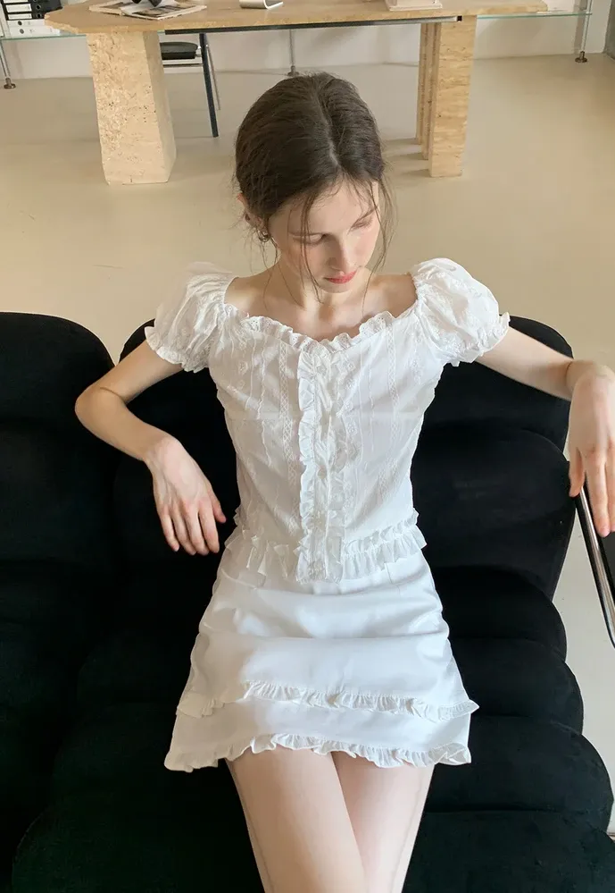 Women’s Puff Sleeve Ruffle Button Blouse