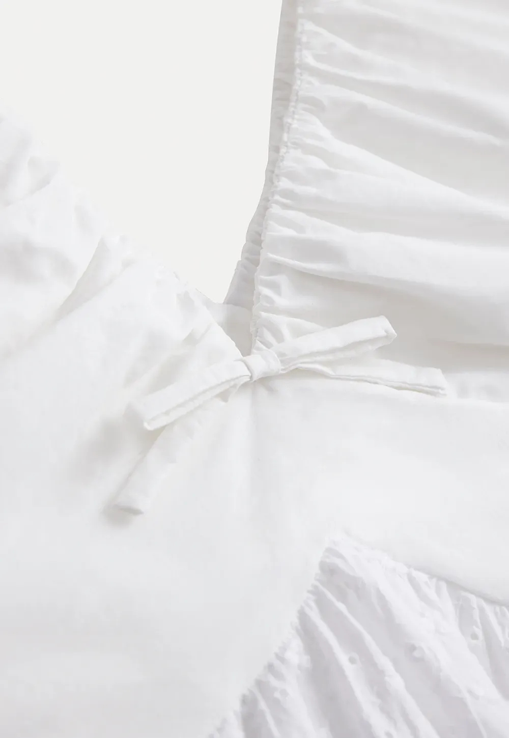 Ruched Sleeveless Lace Trim Top