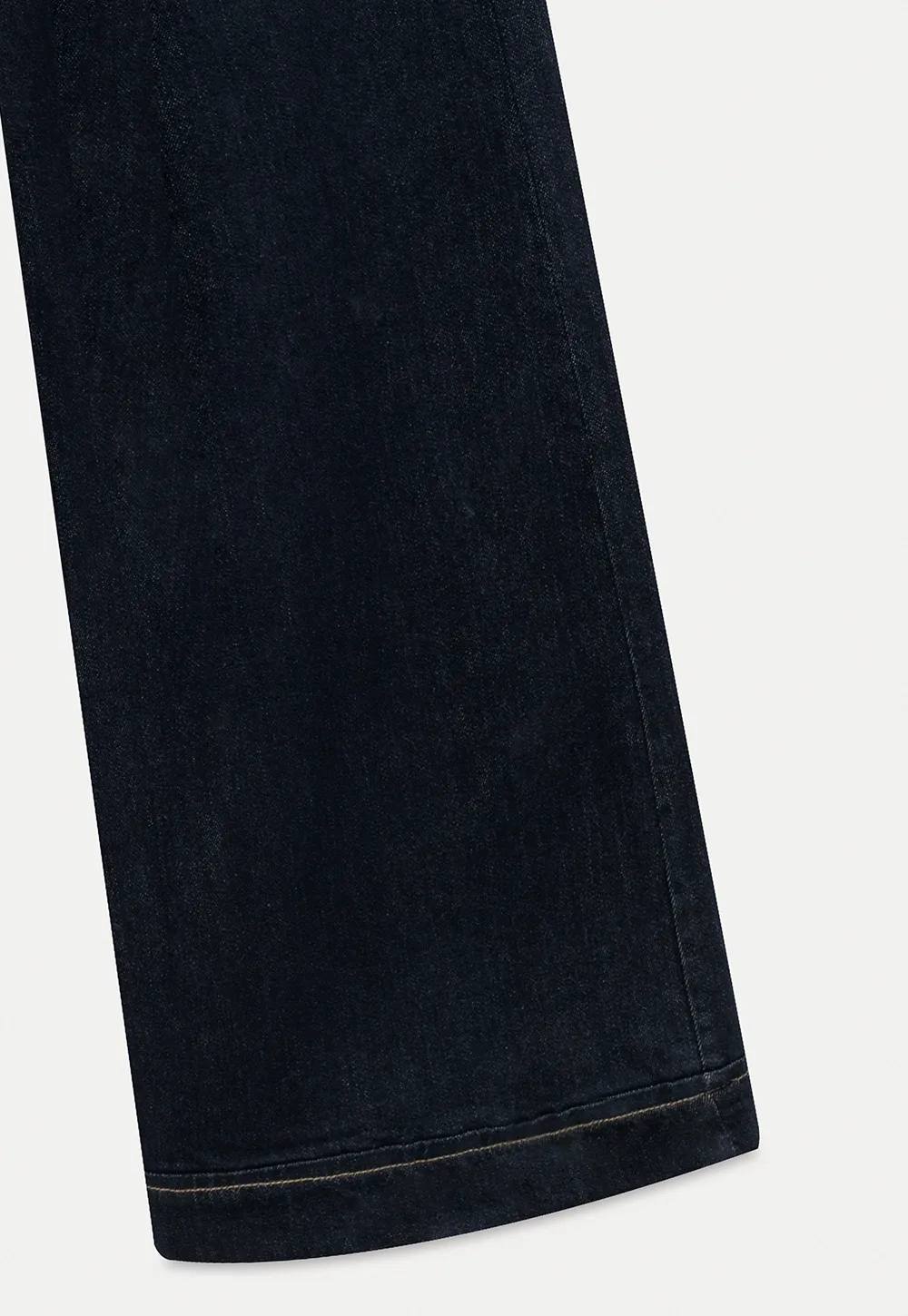 Wide-Leg Belted Jeans
