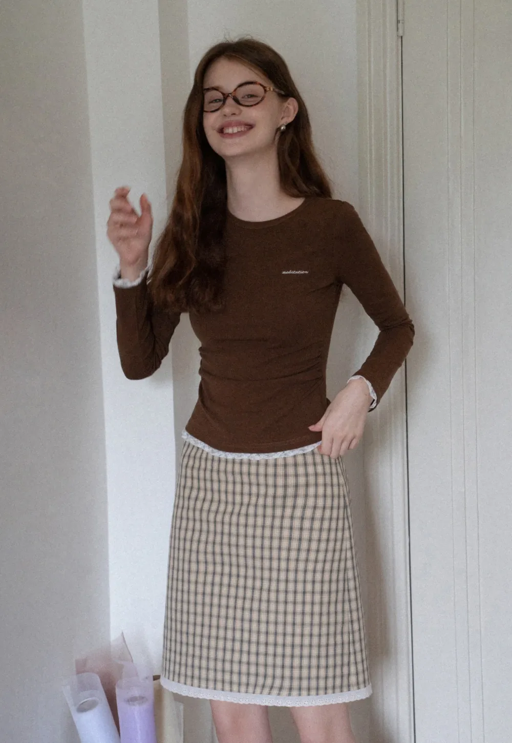 Women Crew Neck Ruched Side Lace Trim Long Sleeve Tee