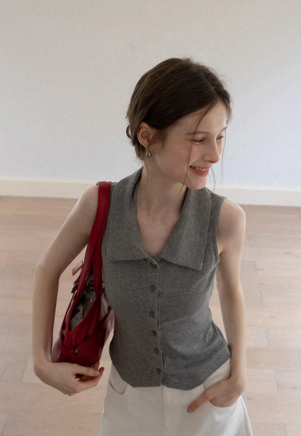 Women's Ribbed Sleeveless Polo Collar Knit Top