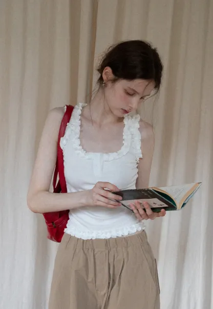 Women's Sleeveless Collared Button Down Knit Top