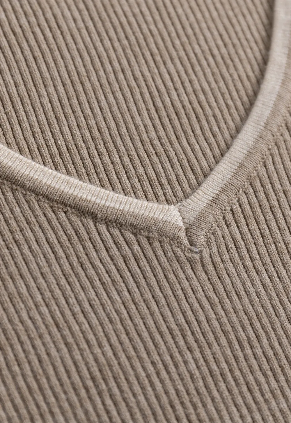 Womens V Neck Contrast Trim Knit Long Sleeve Top