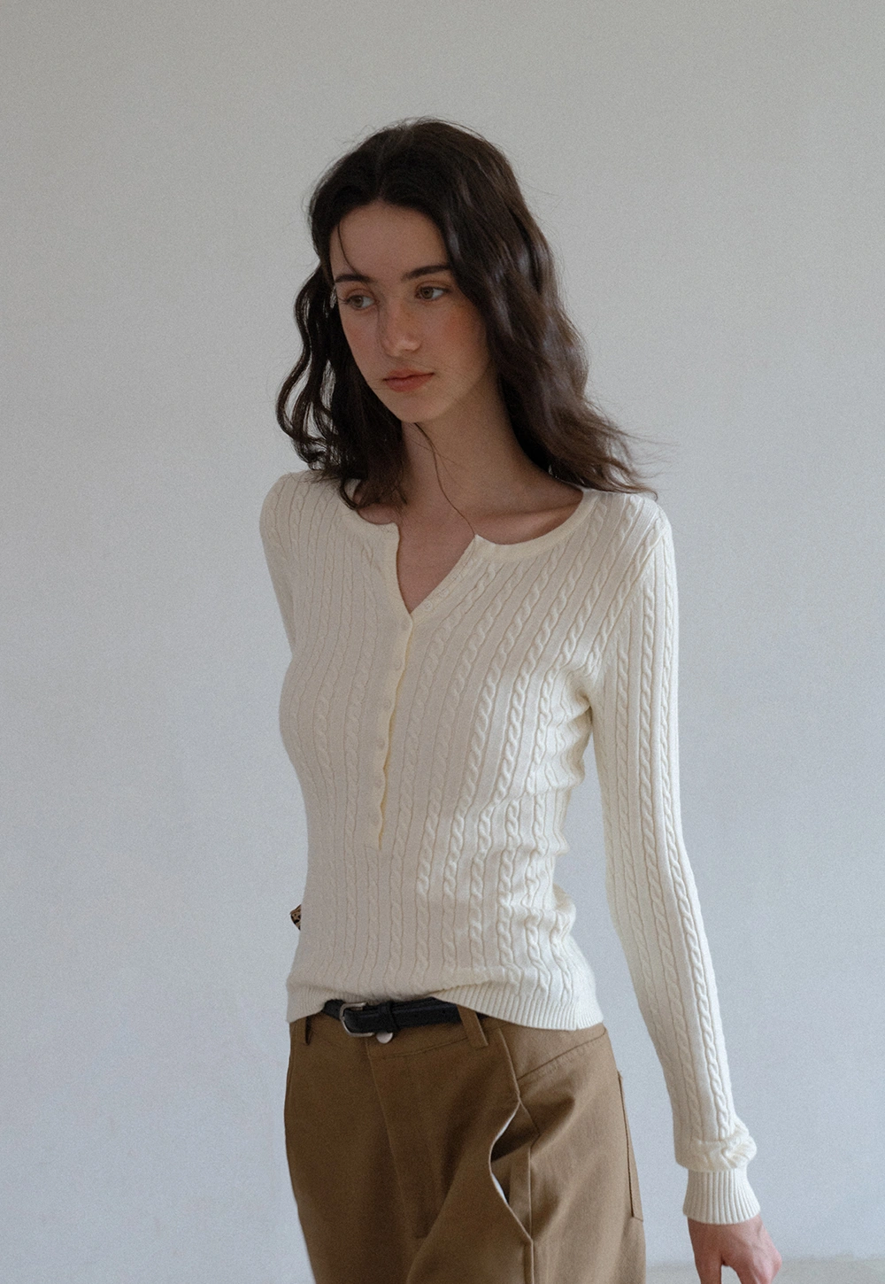 Womens Ribbed Knit Long Sleeve V- Neck Knit Top