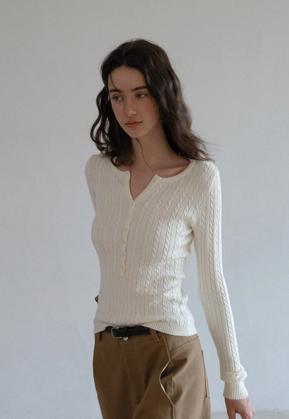 Womens Ribbed Knit Long Sleeve V- Neck Knit Top