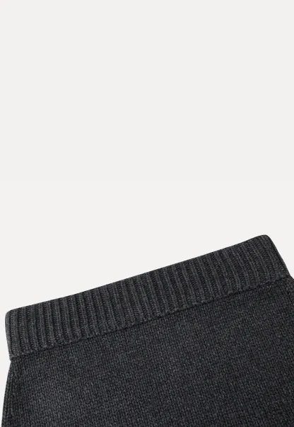 Ribbed Knit Mini Skirt