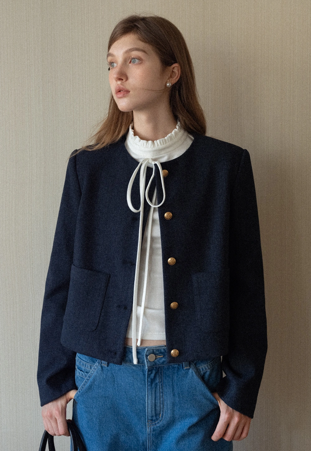 Elegant Jacket with Button and Pocket Detail