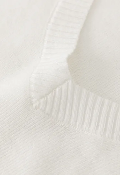 Casual White Long Sleeve Sweater with V-Neck