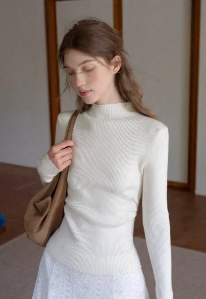Elegant Ribbed Knit Turtleneck Sweater
