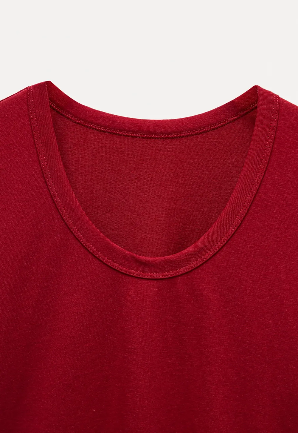 Women’s Basic Scoop Neck T-Shirt