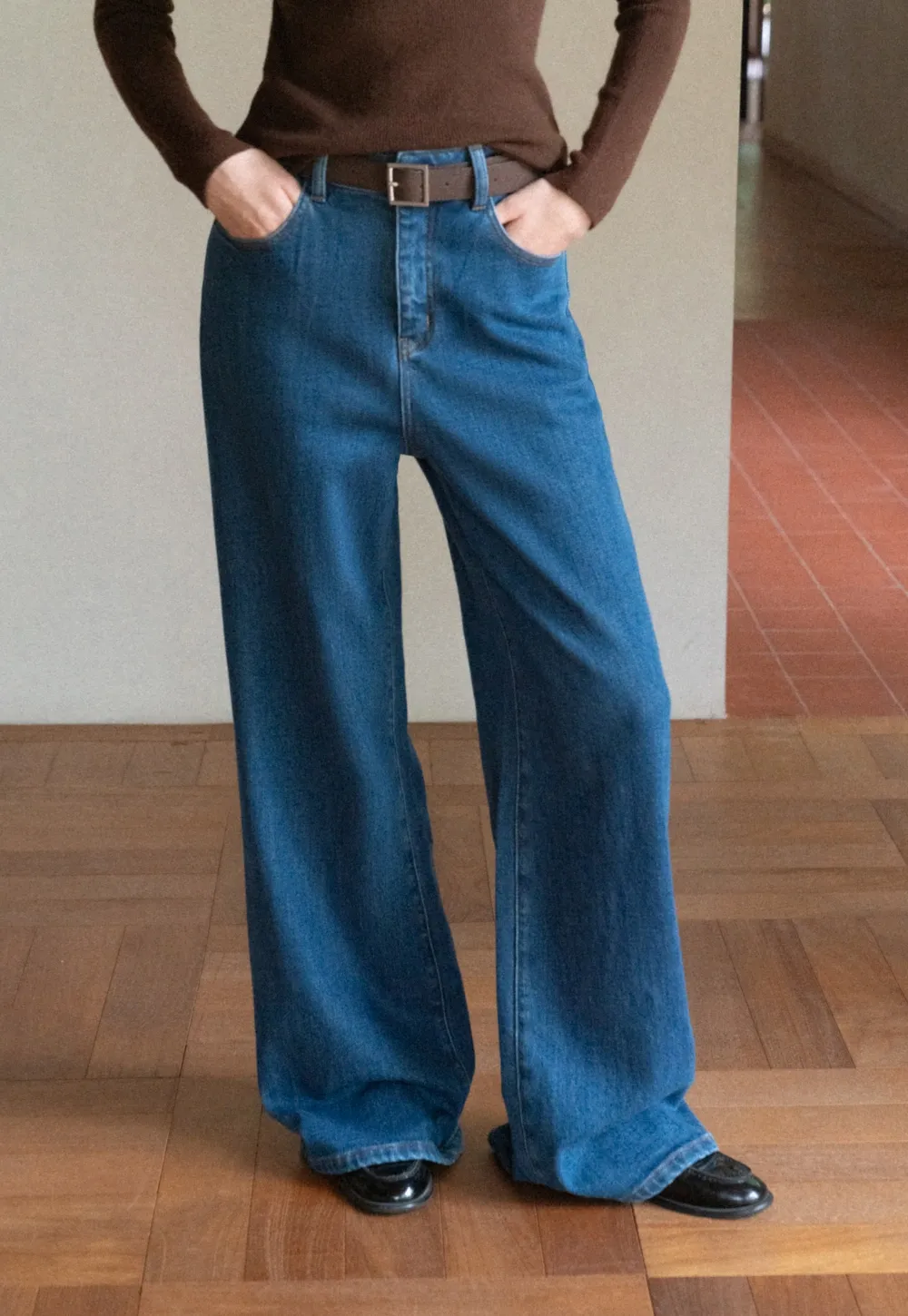 Chic Blue Wide-Legged High-Rise Jeans