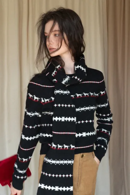 Christmas Knit Scarf With Reindeer Pattern