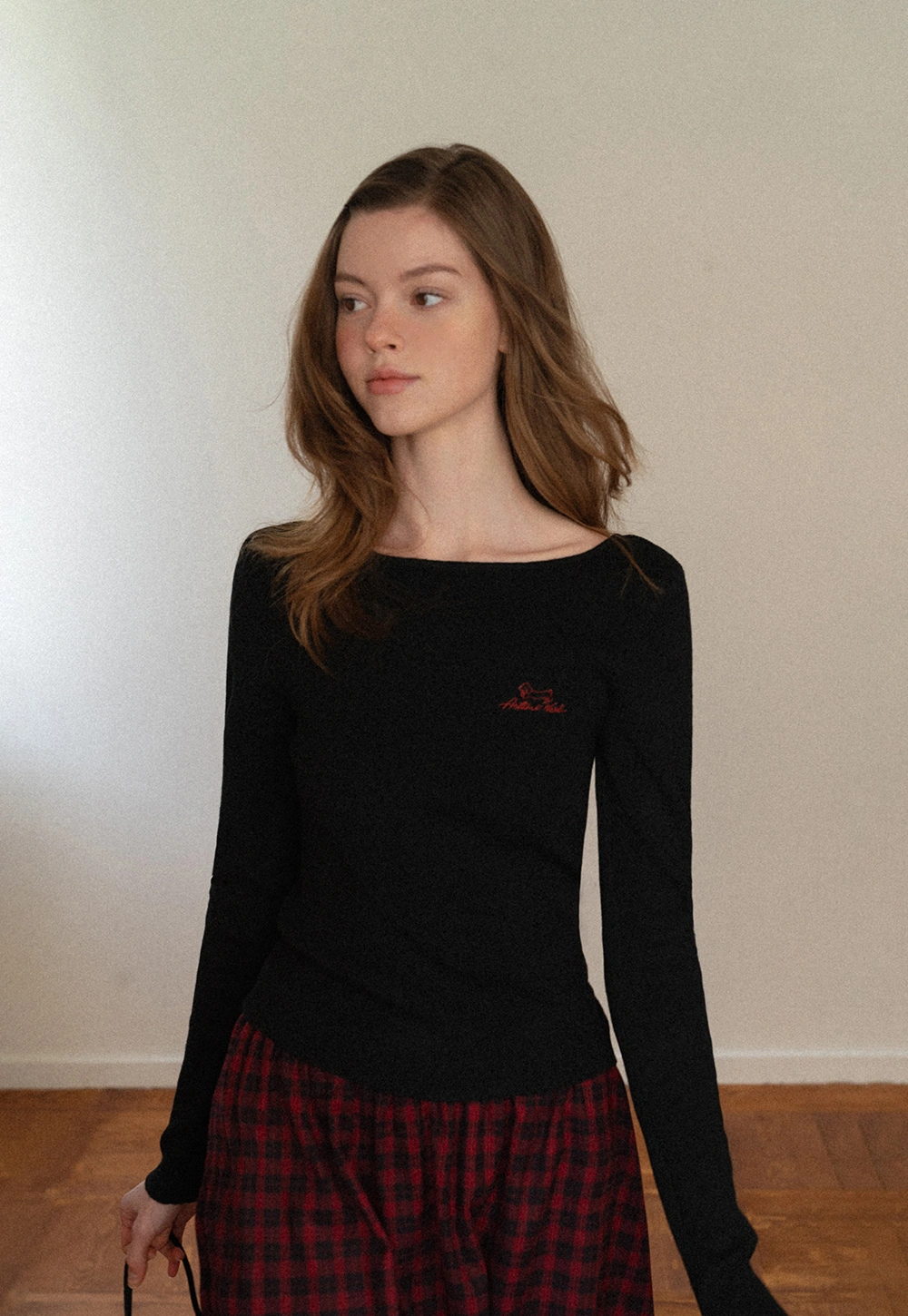 Embroidered Round Neck Wool Knit Top