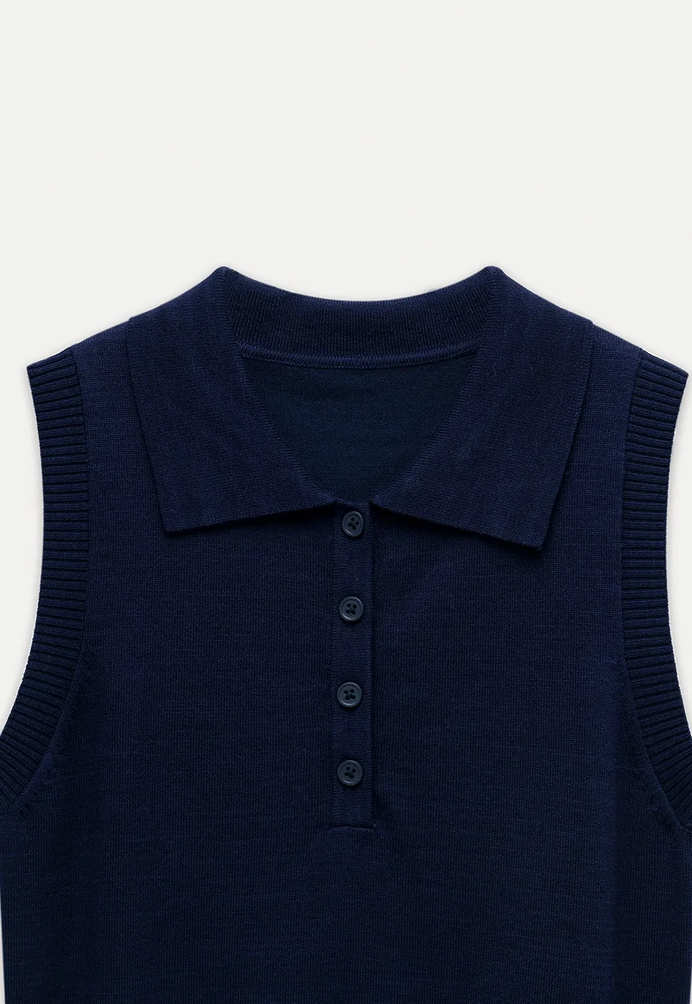 Women’s Sleeveless Collared Button-Up Knit Top