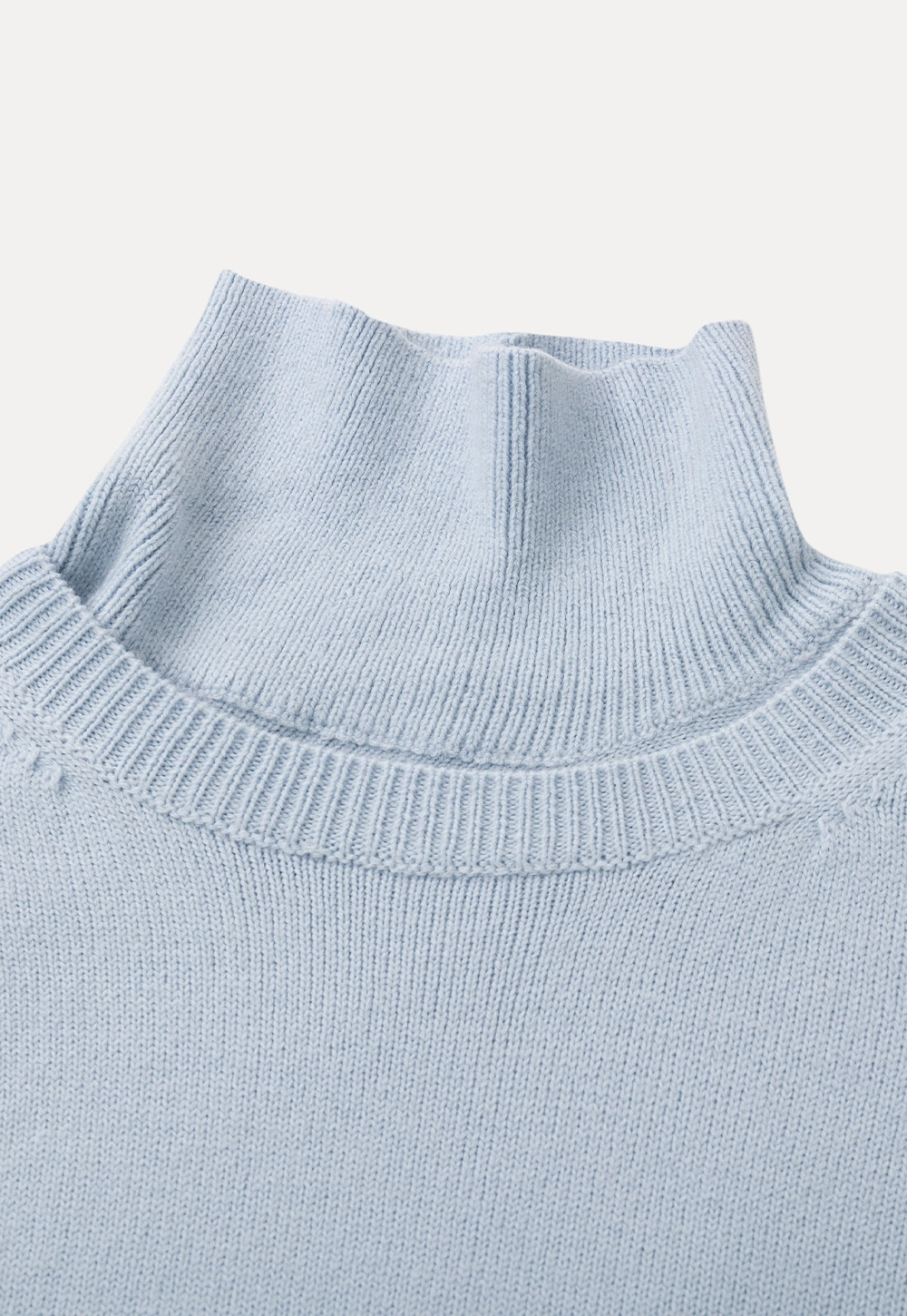 Cozy Blue Turtleneck Sweater with Relaxed Fit