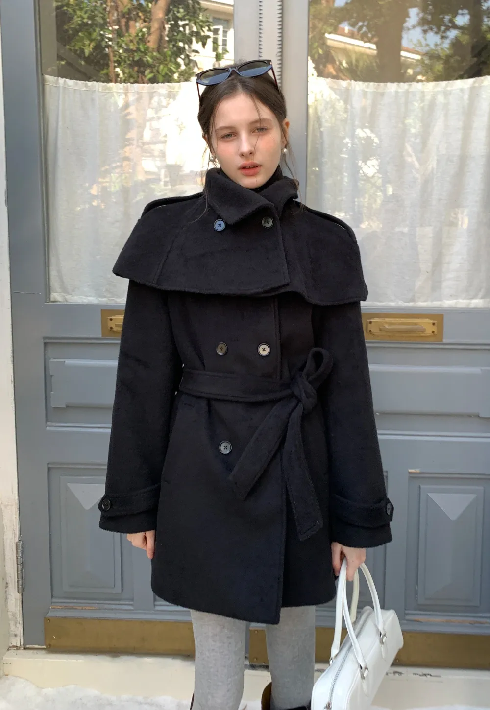 Elegant Wool Coat with Belted Design and Wide Collar