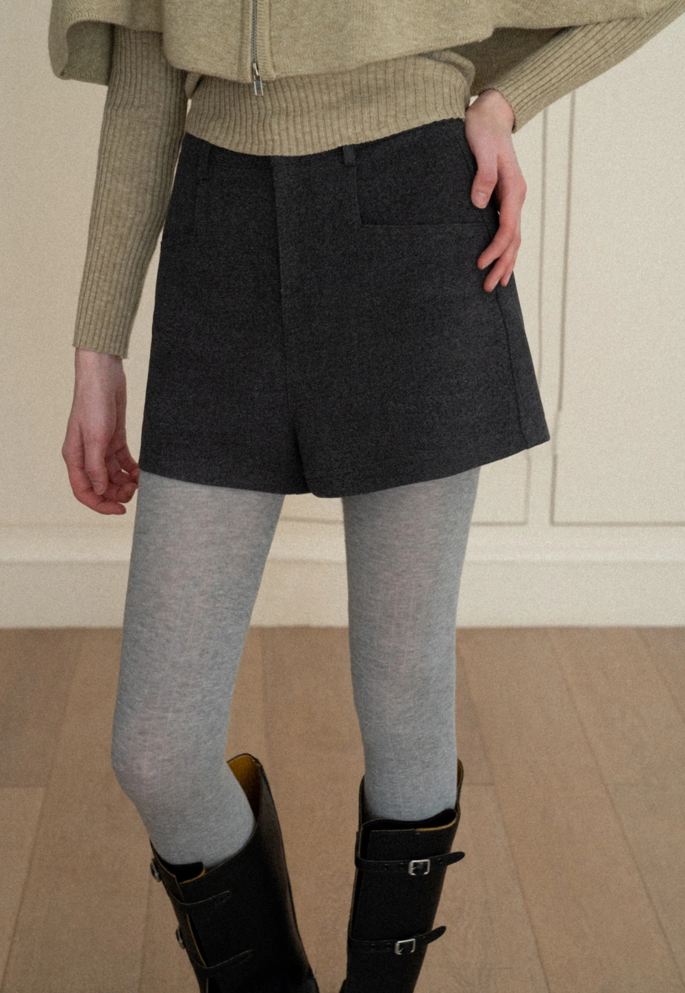 High waist plaid shorts with front pocket design