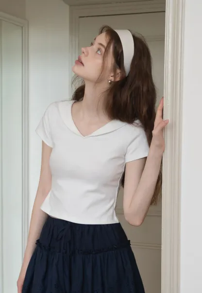 Women's V-Neck Cropped Top
