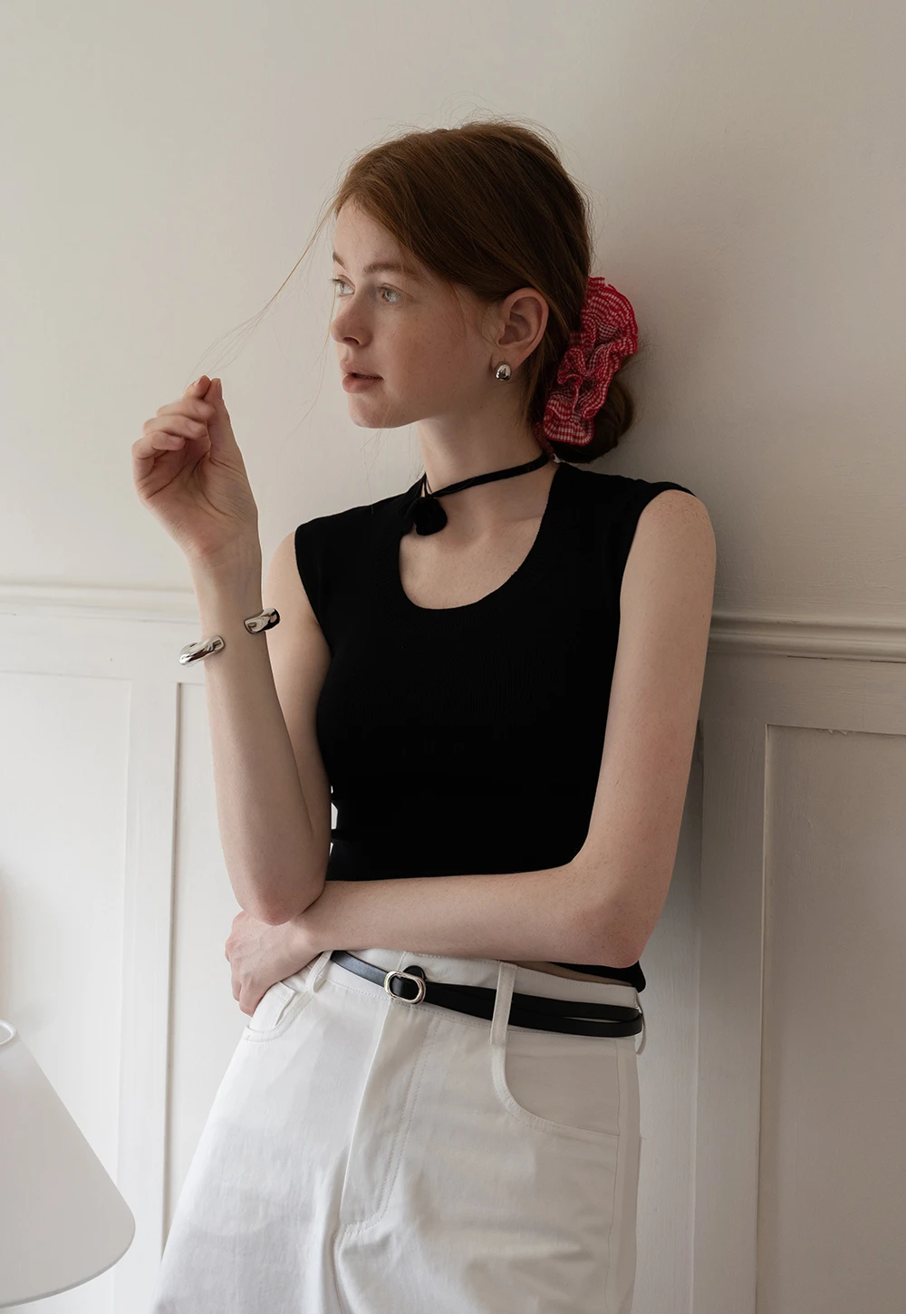 Women's Sleeveless Knit Top with Tie Detail