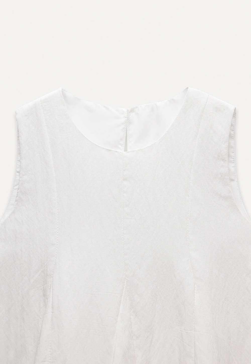 Women's Sleeveless Pleated Hem Blouse