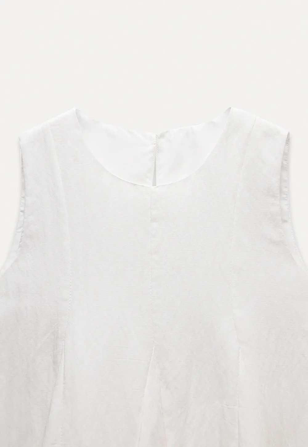 Women's Sleeveless Pleated Hem Blouse