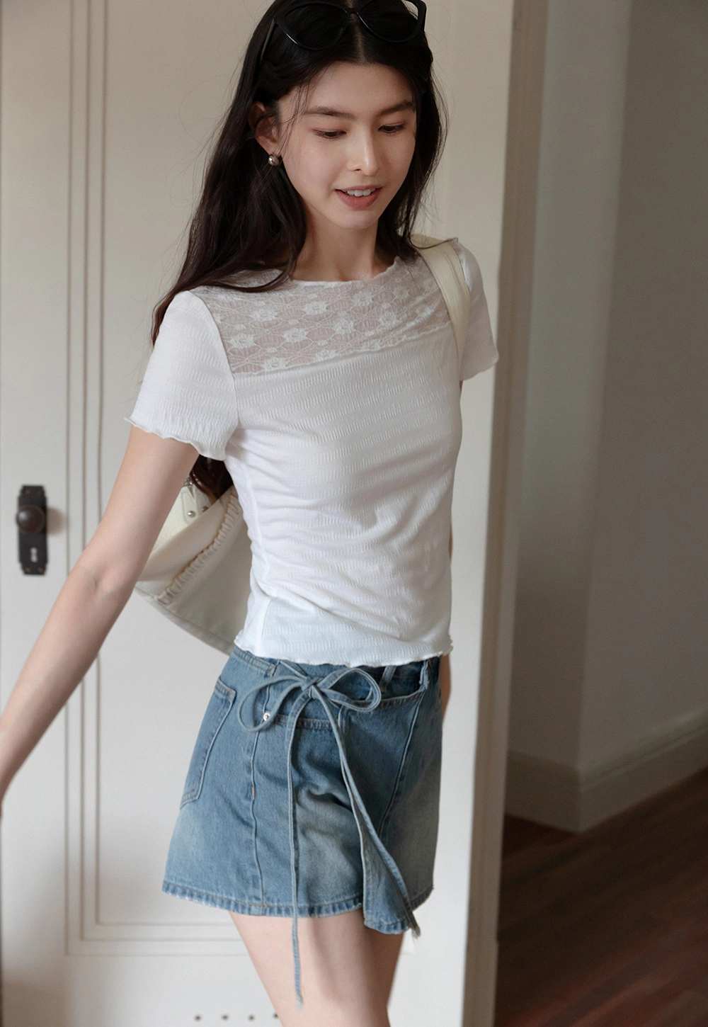 Women's White Lace Patchwork T-Shirt