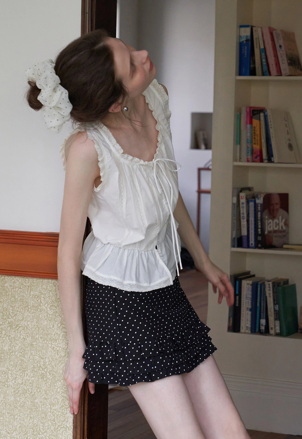 Women's Lace Patchwork Button Down Tie Front Sleeveless Top