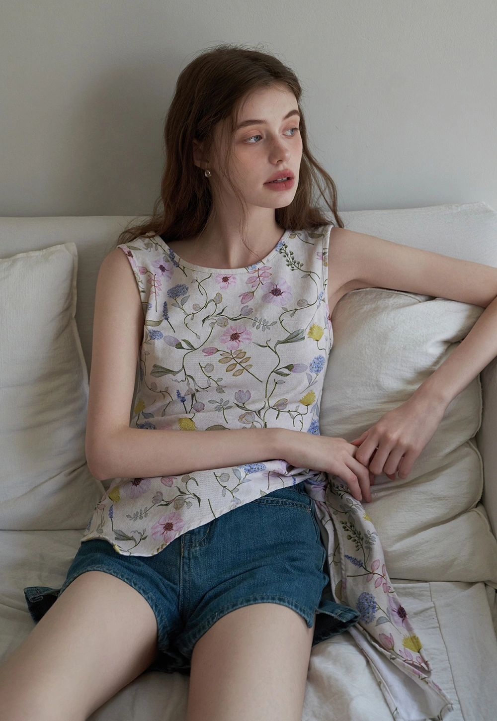 Women's Botanical Print Crew Neck Tie Side Sleeveless Top