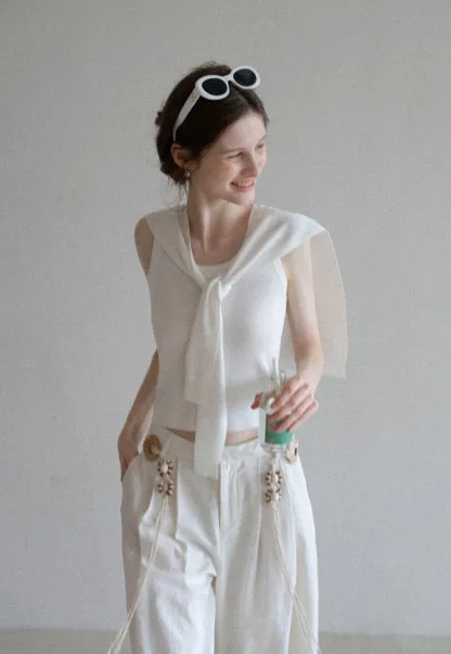 Women’s Sleeveless Knit Top