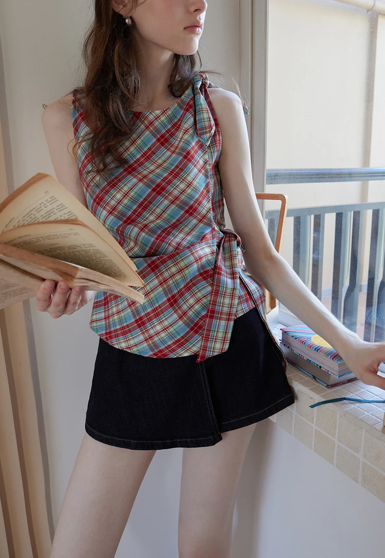 Plaid Sleeveless Top with Side Tie