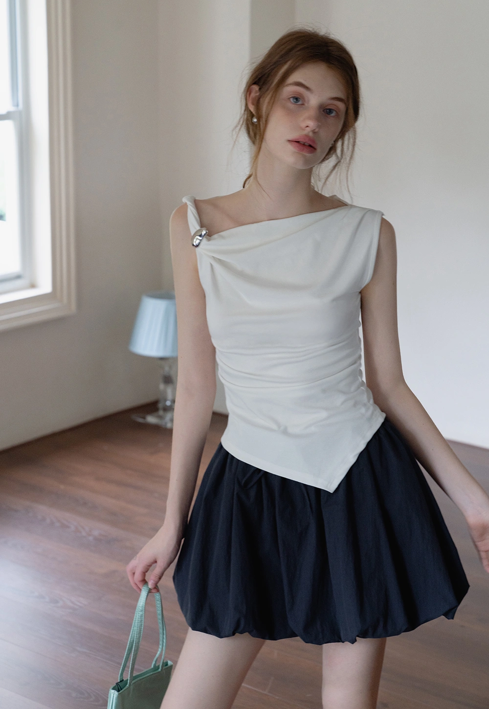 Women’s Asymmetric Shoulder Top 