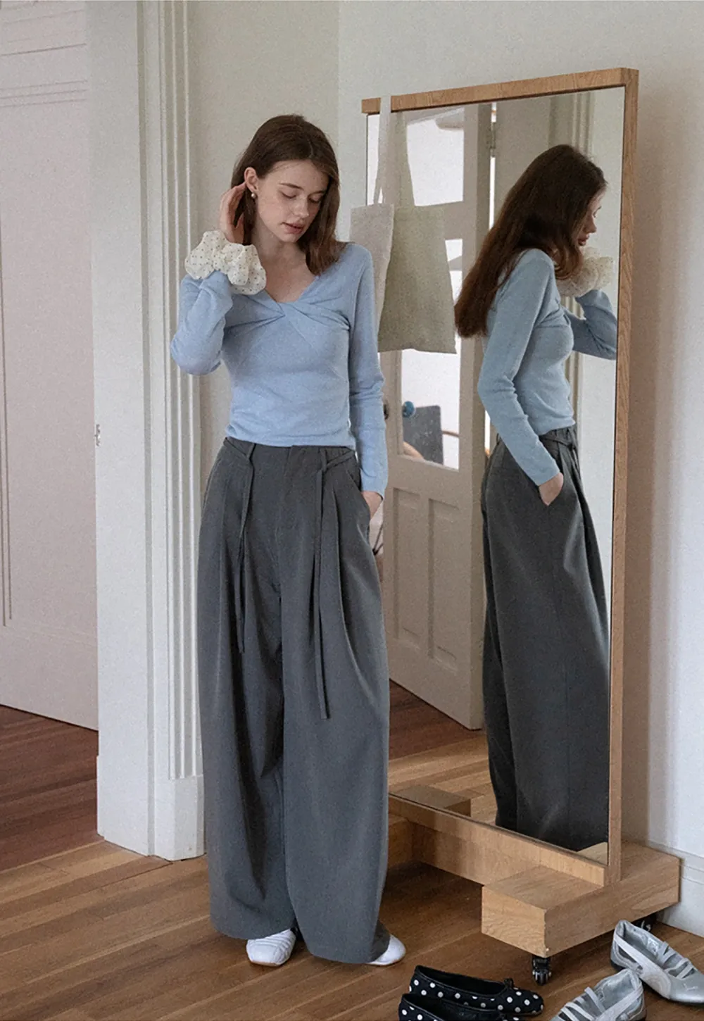 Women V Neck Twist Front Long Sleeve Knit Top