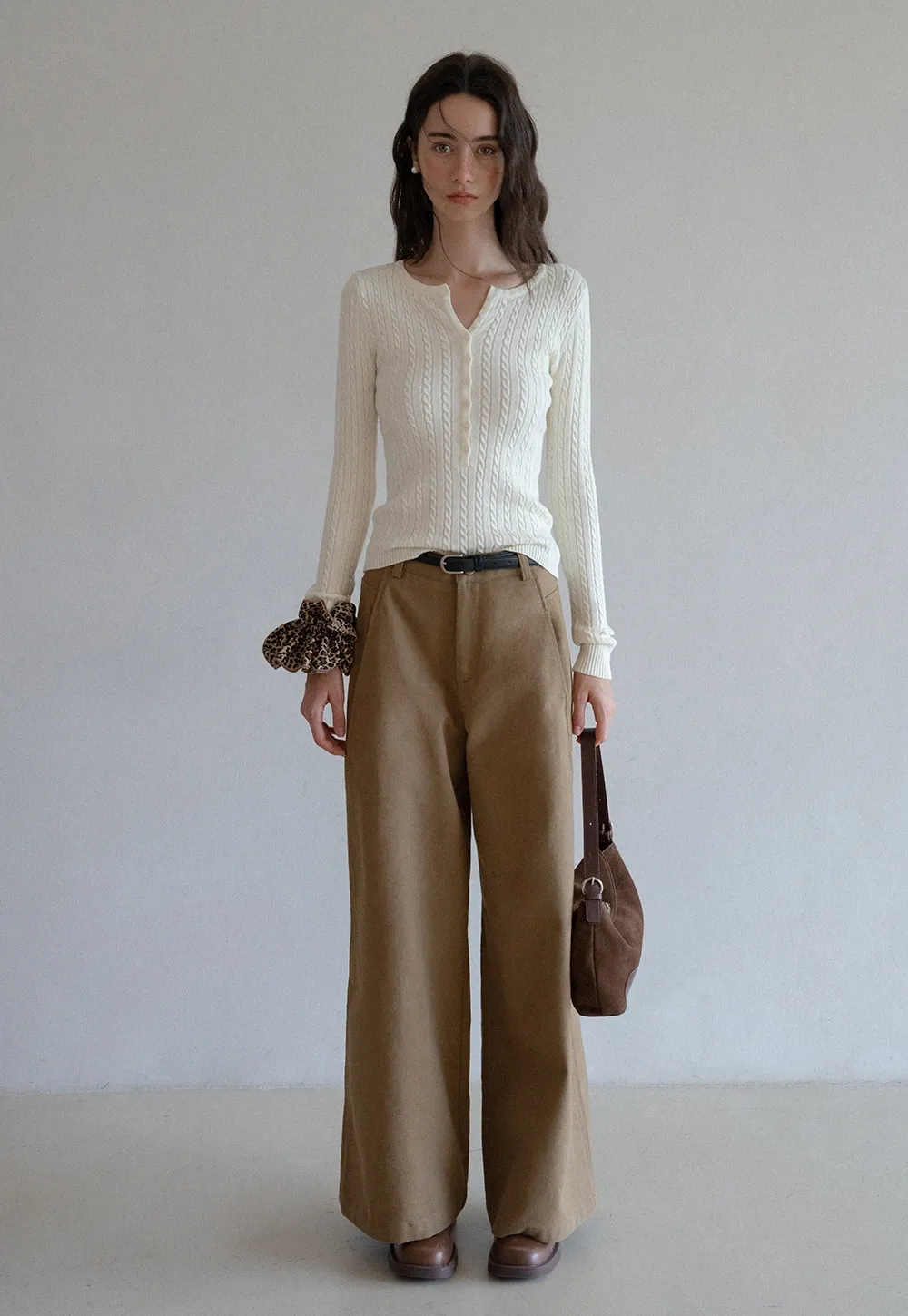 Womens Ribbed Knit Long Sleeve V- Neck Knit Top