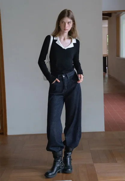 Elegant V-Neck Knit Top with Contrast Lapel Collar