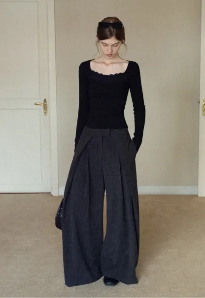 Women Square Neck Long Sleeve Tee