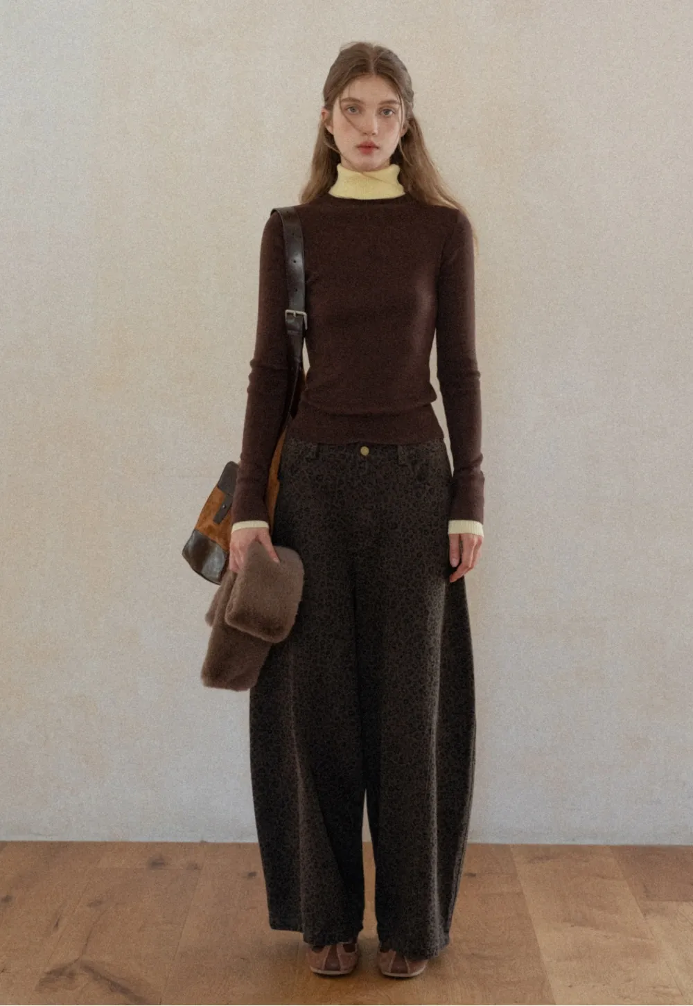 Casual Brown Turtleneck Sweater with Yellow Cuffs