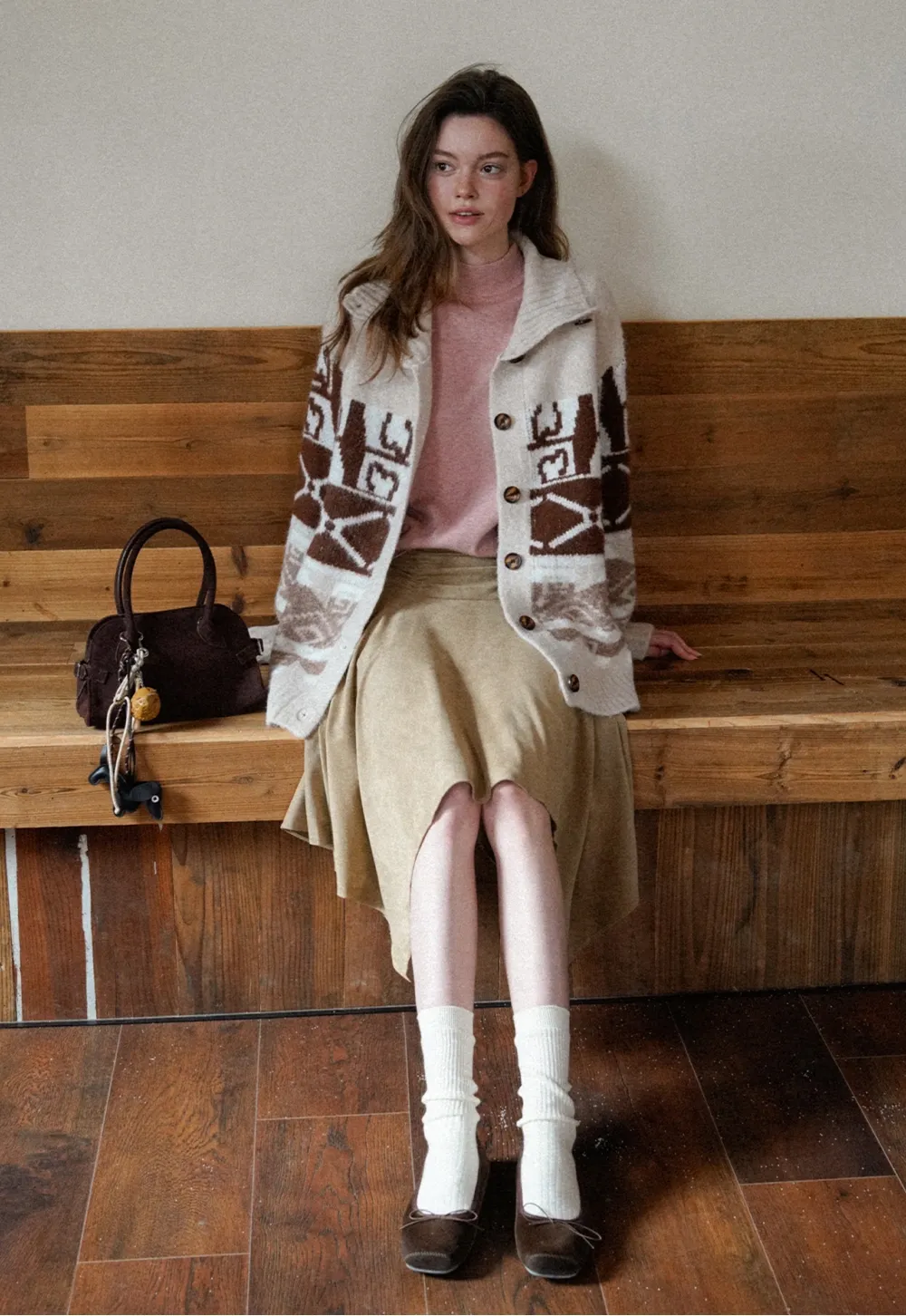 Vintage-Inspired Knit Cardigan with Geometric Design