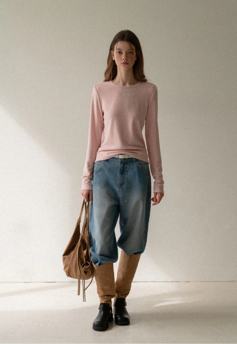 Women Simple Long Sleeve Knit Top with Logo Patch