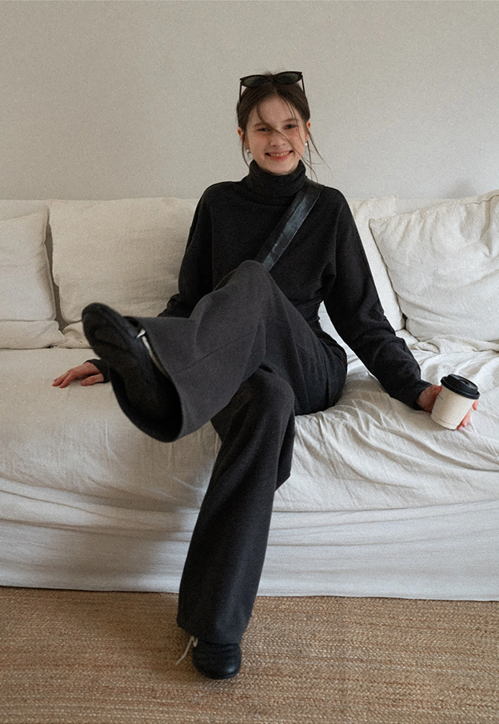 Elegant Two-Piece Turtleneck and Pants Set