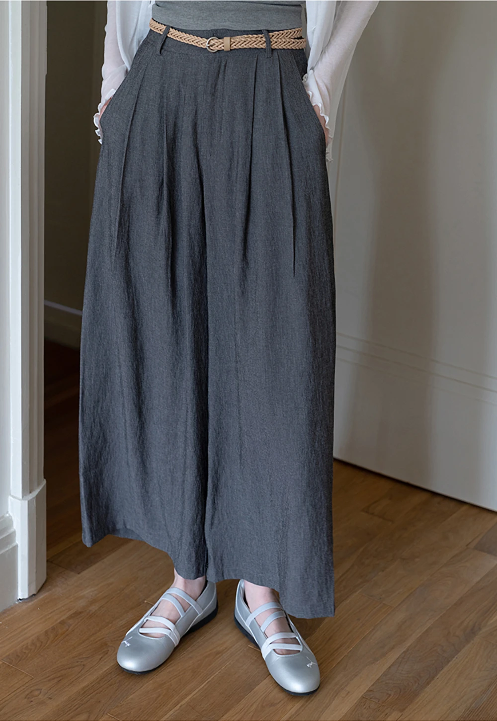 Women’s High-Waist Pleated Wide-Leg Pants