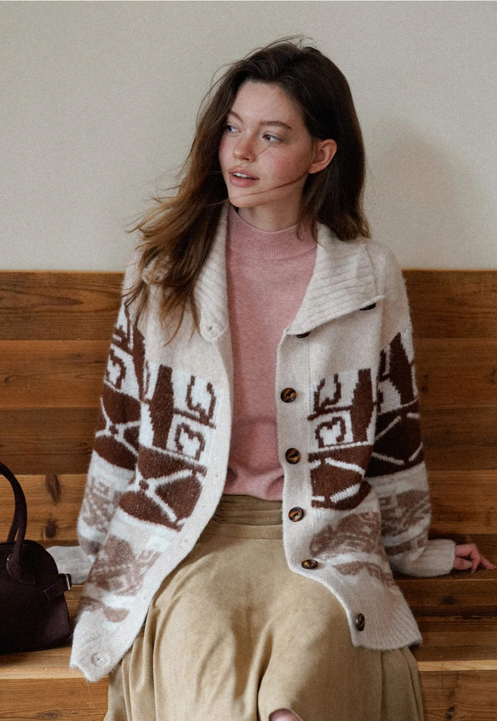 Vintage-Inspired Knit Cardigan with Geometric Design