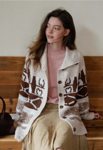Vintage-Inspired Knit Cardigan with Geometric Design