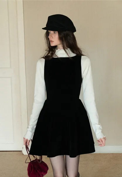 Elegant Black Velvet A-Line Sleeveless Short Dress