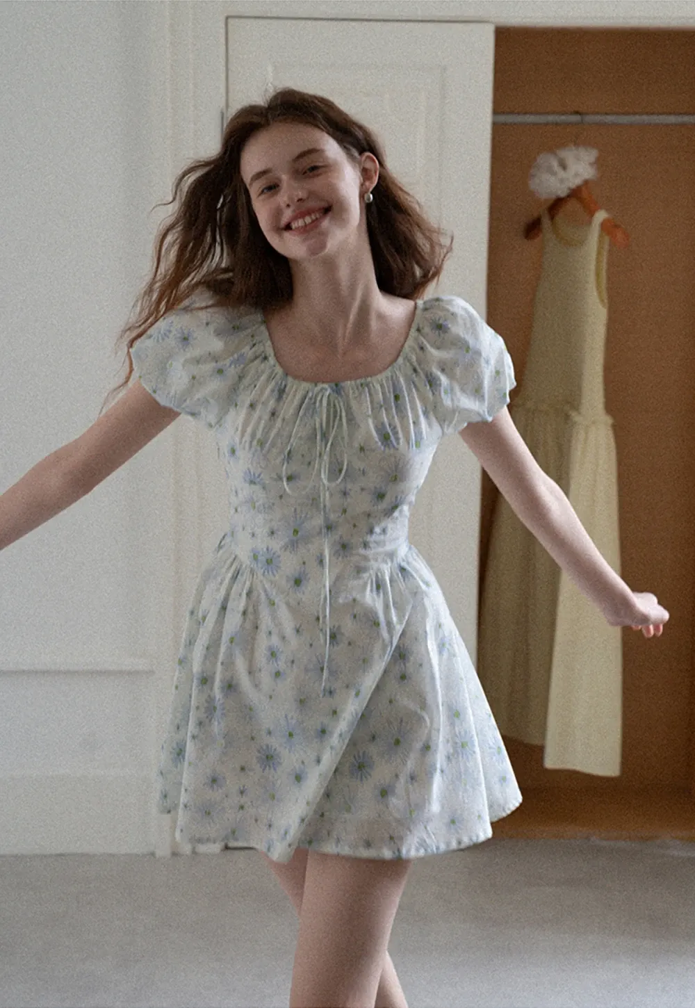 Square Neck Puff Sleeve Daisy Print Dress
