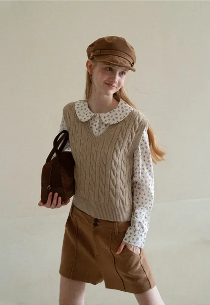 Cable Knit V Neck Sleeveless Sweater