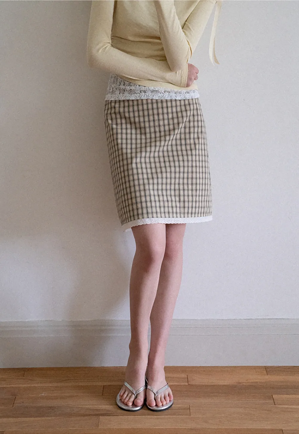 Women's Plaid A-Line Skirt with Lace Trim