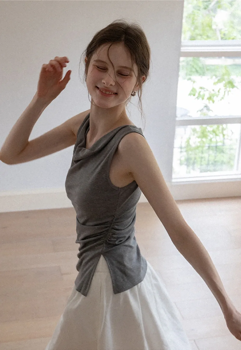 Women's Drape Back Sleeveless Ruched Tank Top