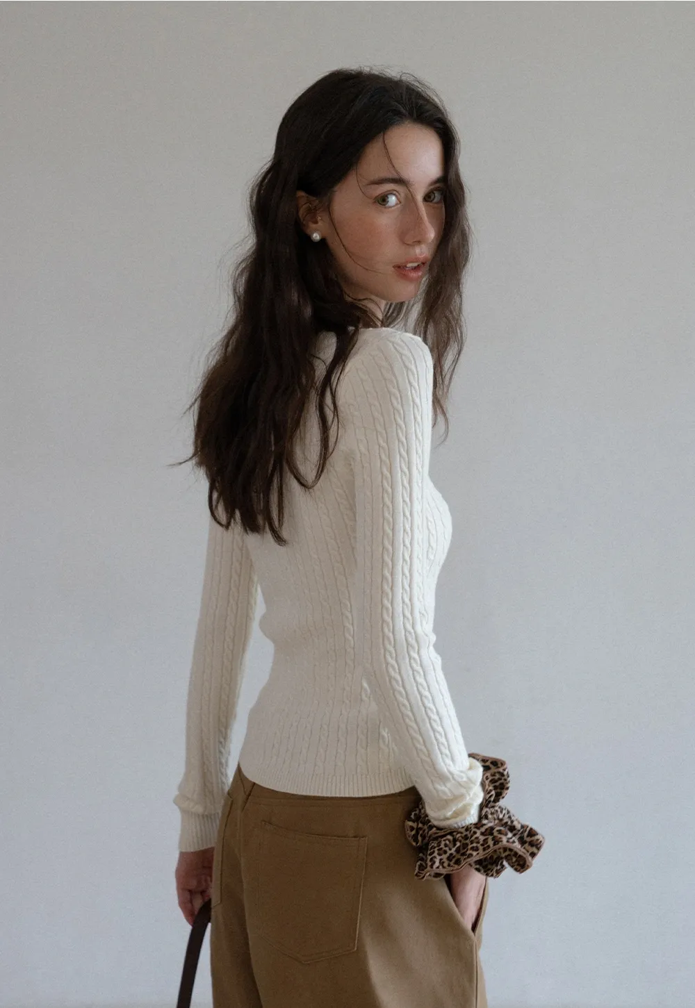 Womens Ribbed Knit Long Sleeve V- Neck Knit Top