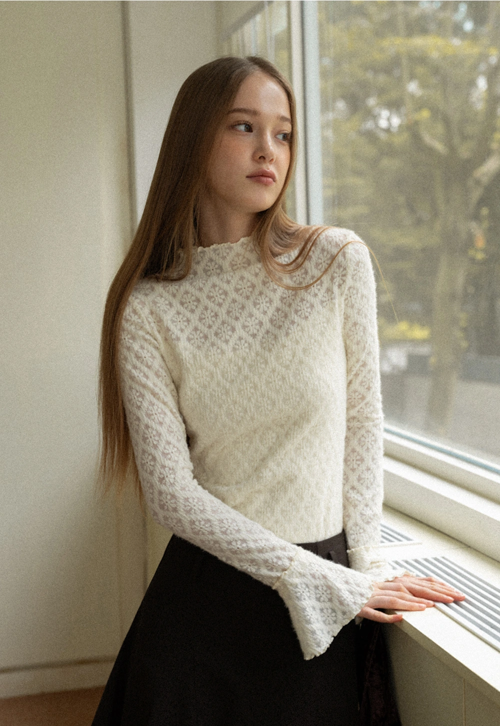 Elegant White Floral Lace Knit Long Sleeve Blouse