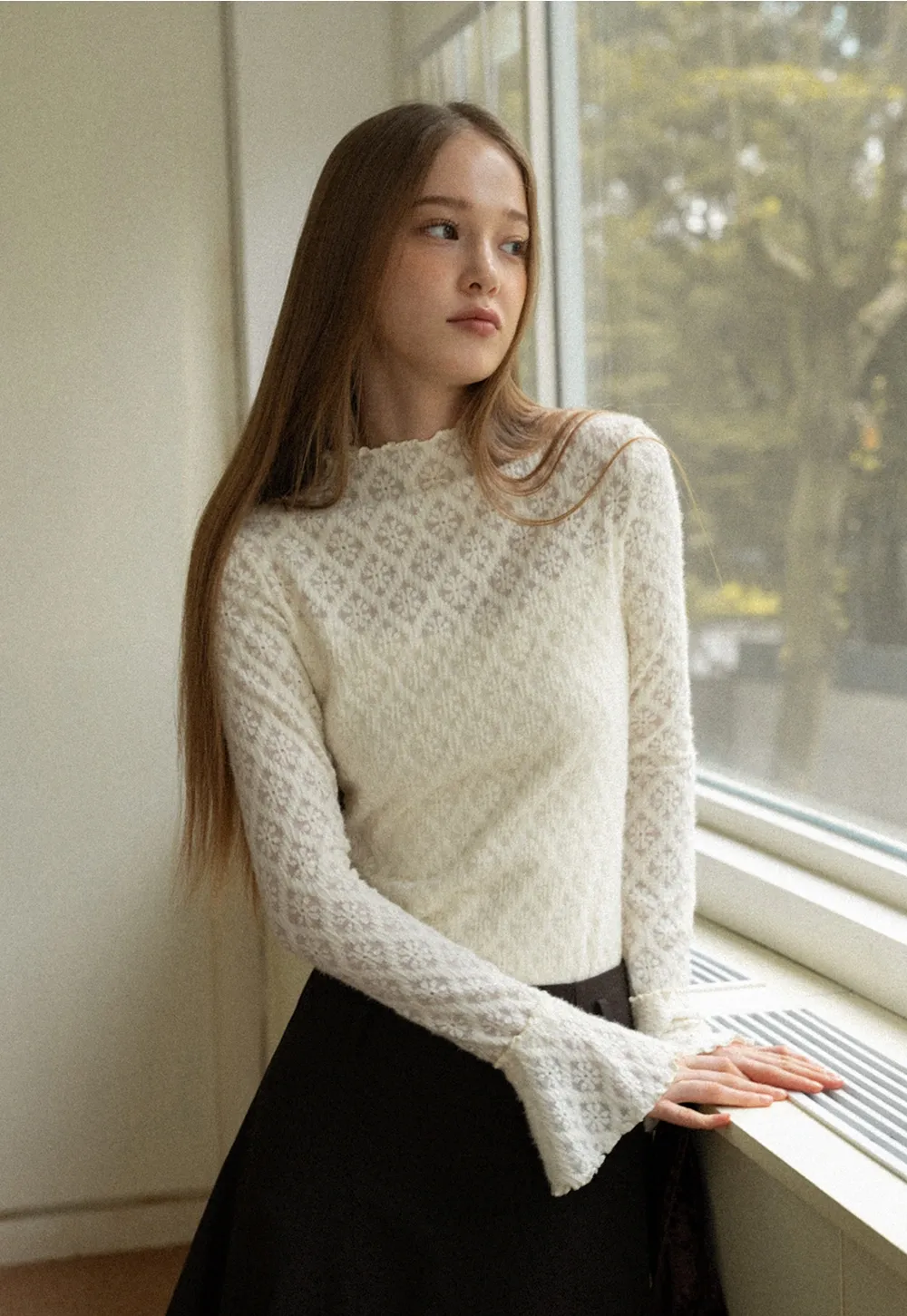 Elegant White Floral Lace Knit Long Sleeve Blouse